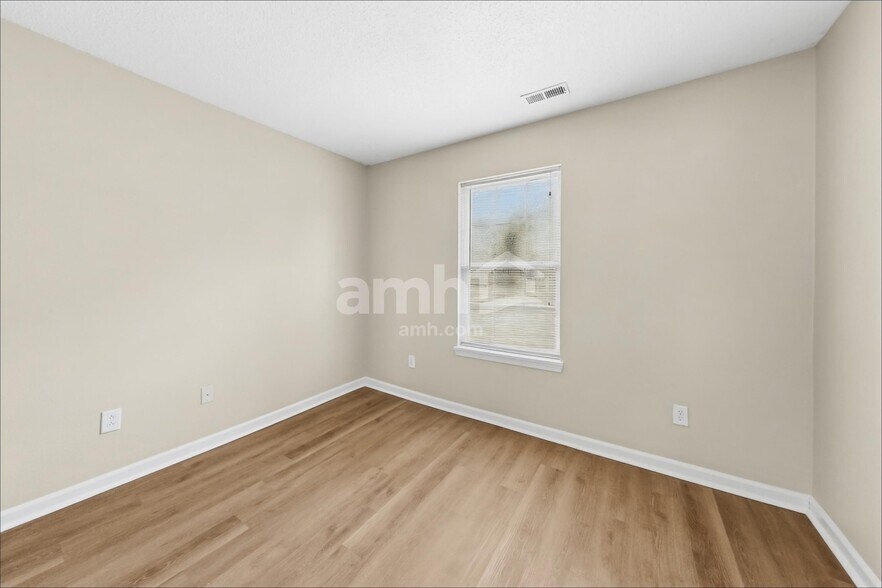 Building Photo - 8030 Ithaca Way