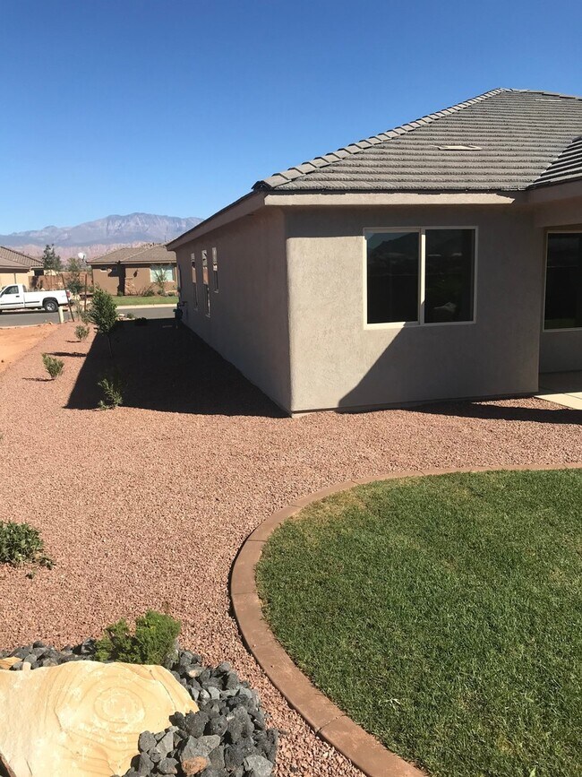 Building Photo - Beautiful Like New 4 bedroom home in Washington Fields!