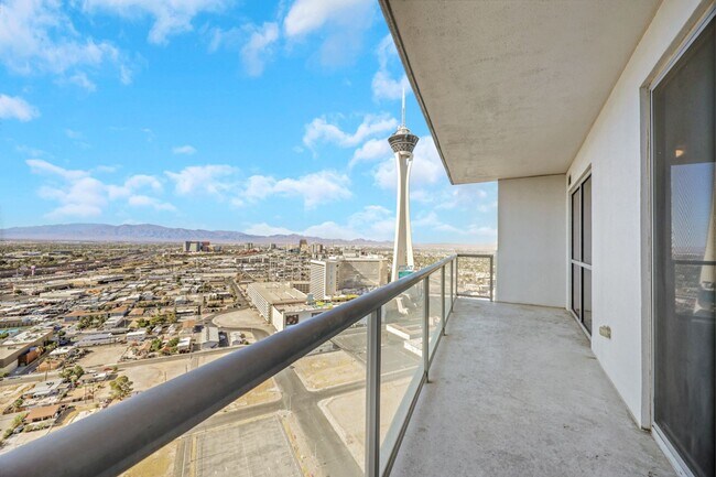 Building Photo - High Rise Studio Condo - Allue Las Vegas