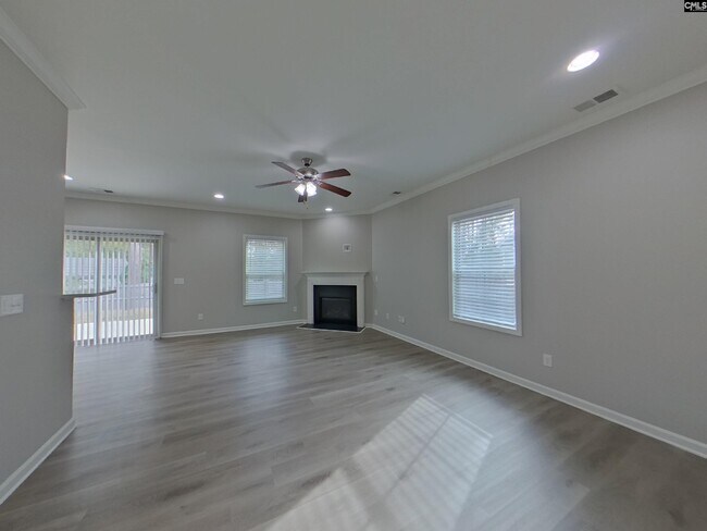 Building Photo - 326 Fairford Rd