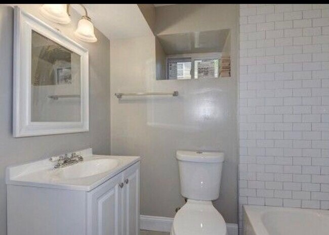 Basement Full Bath - 5108 Bass Pl SE