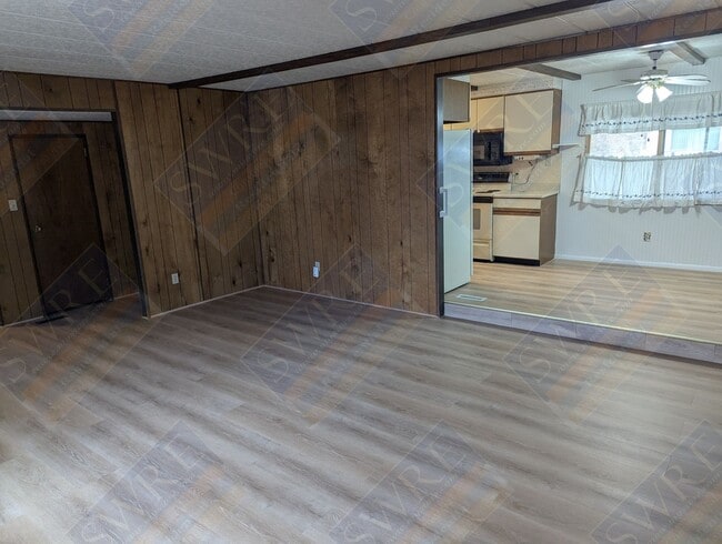 Building Photo - 1038 Lyle St