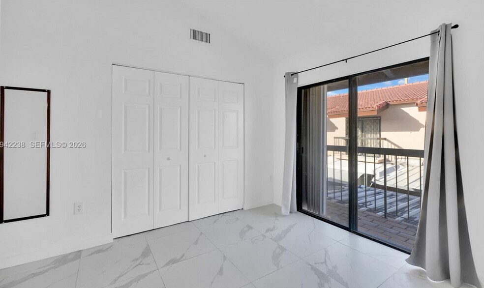 Building Photo - 1917 SW 107th Ave