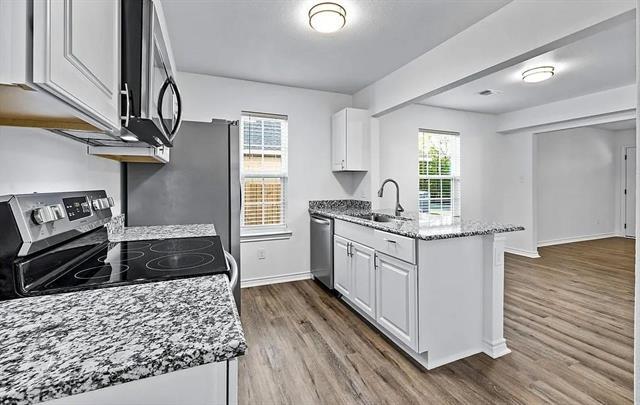 Building Photo - 406 E Elm St