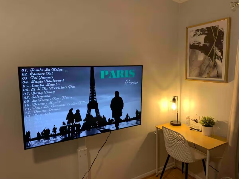 Building Photo - 8012 Valley Manor Rd