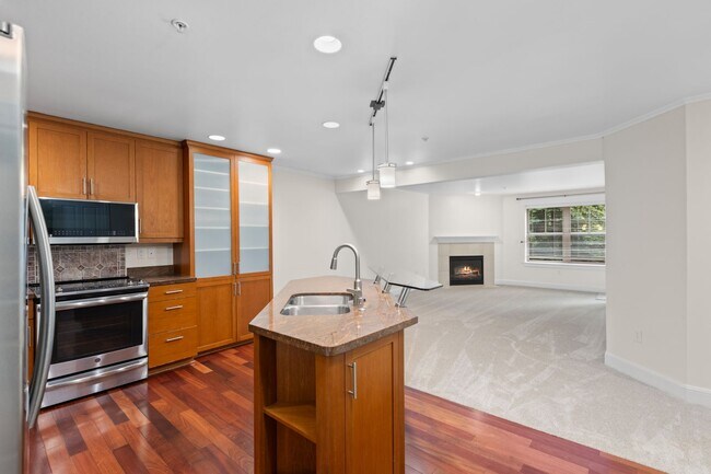 Building Photo - 2Bd/1Ba Seattle Condo