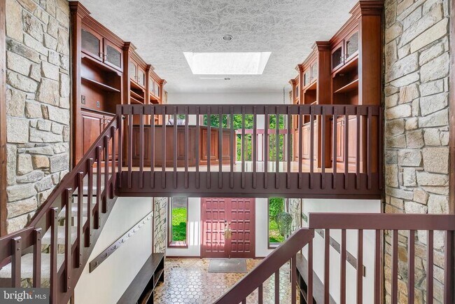 Building Photo - 8823 Brook Rd