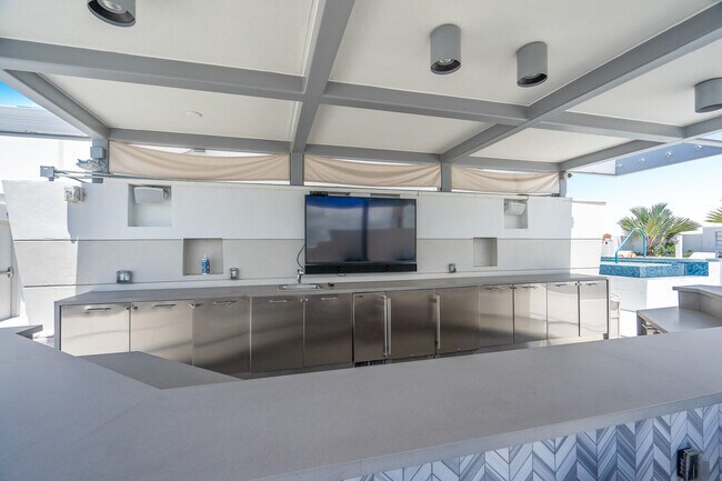 Building Photo - 155 E Boca Raton Rd