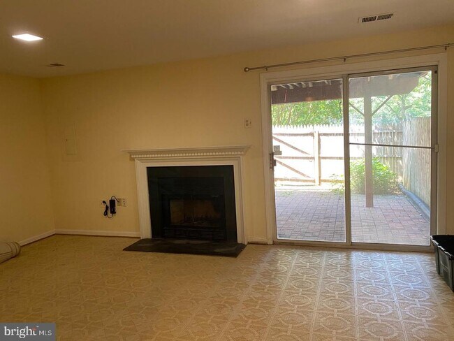 Building Photo - 6558 Sand Wedge Ct