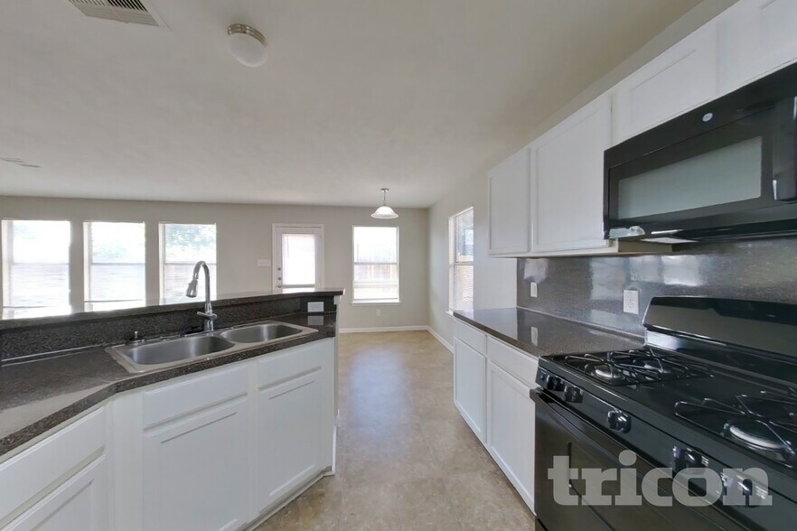 Building Photo - 9215 Dewberry Blossom Ln