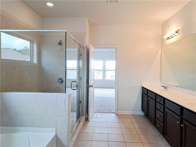 Building Photo - 3329 Long Creek Dr