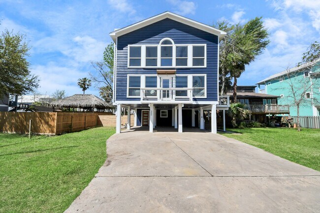 Building Photo - 300 Narcissus Rd