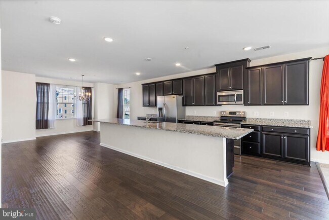 Building Photo - 9717 Tealbriar Dr