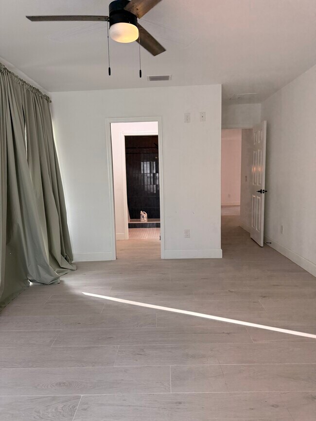 Building Photo - 4724 W Tambay Ave