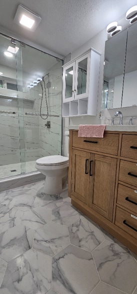 Building Photo - 1626 Huson Dr