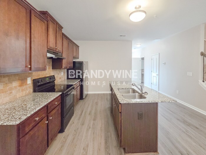 Building Photo - 1930 Old Dogwood