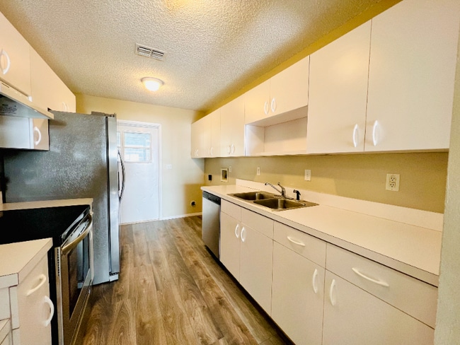 Building Photo - 350 Winter Ridge Blvd