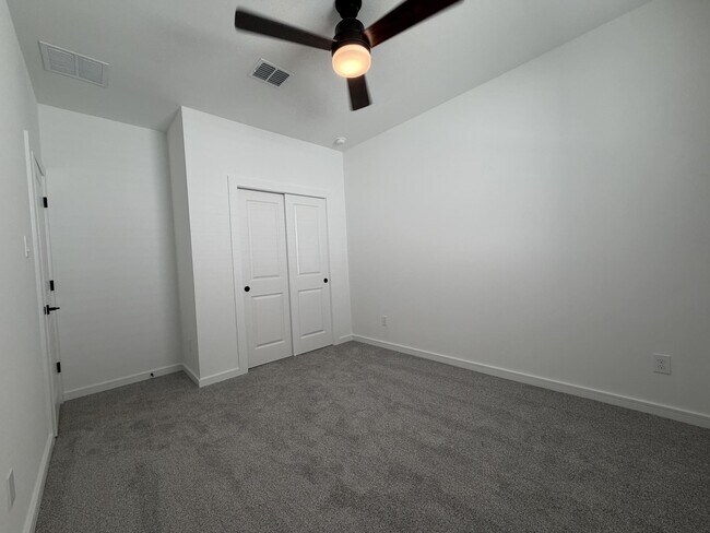 Building Photo - 4819 Legends Bay Dr