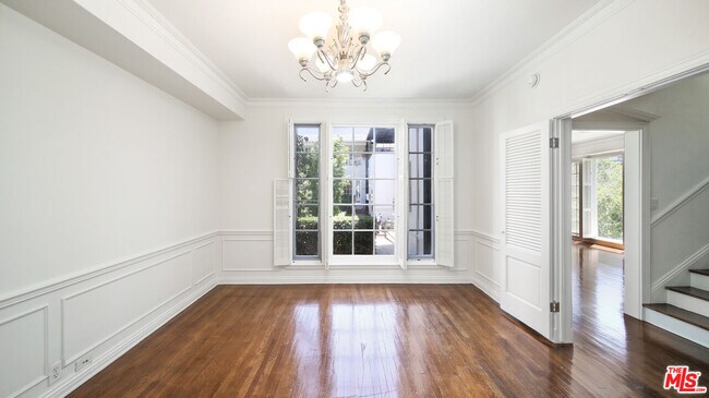 Building Photo - 1274 S Beverly Glen Blvd