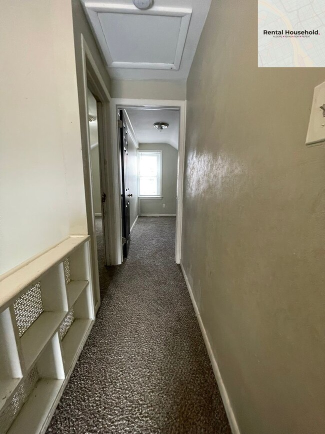 Building Photo - Beautiful 4 Bedroom Bungalow