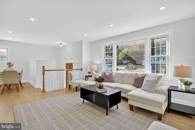 Building Photo - 8915 Sylvania St