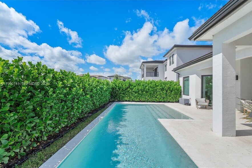 Building Photo - 3502 Ashwood Cir N