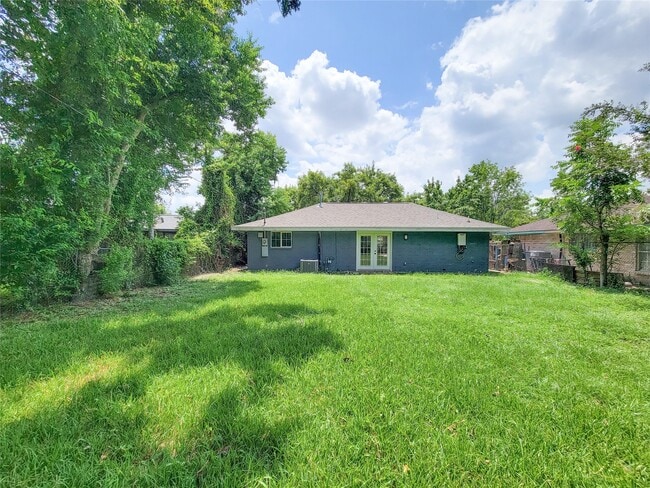 Building Photo - 6327 Mardale Dr