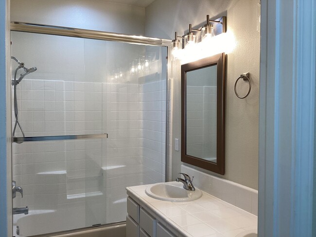 Building Photo - 741 W Barcelona Ln