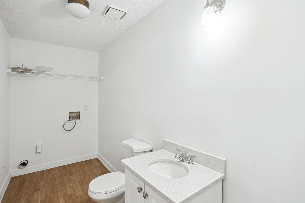 Building Photo - 8298 Blackfoot Trail