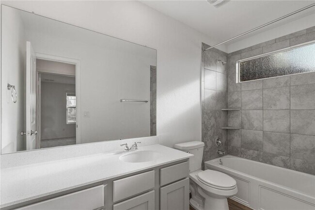 Building Photo - 245 Salt Springs Rd