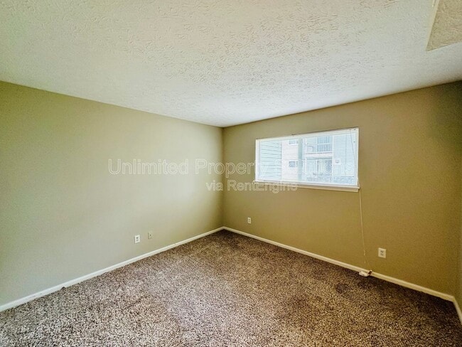 Building Photo - 215 Sunn Aire Ct