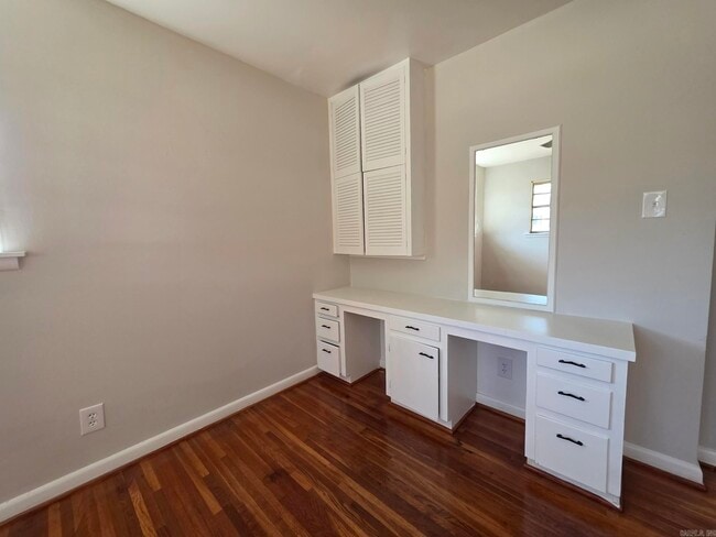 Building Photo - 15 Cliffwood Cir