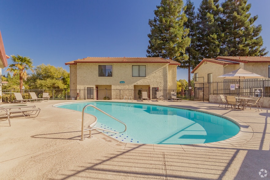 Pool area - Lakeview Apartments