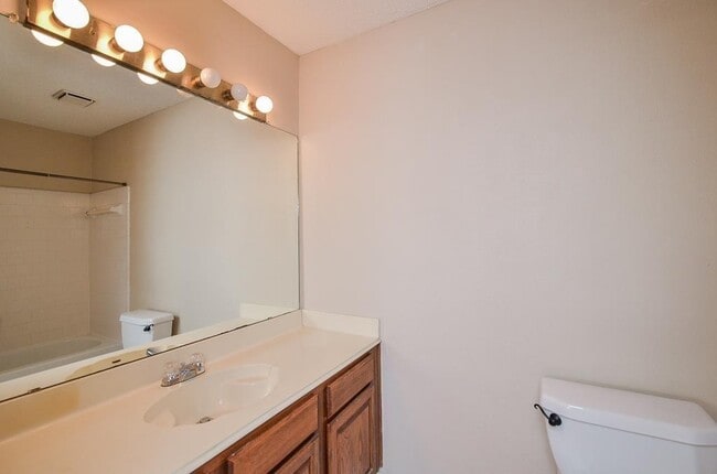 Building Photo - 7807 Maple Brook Ln