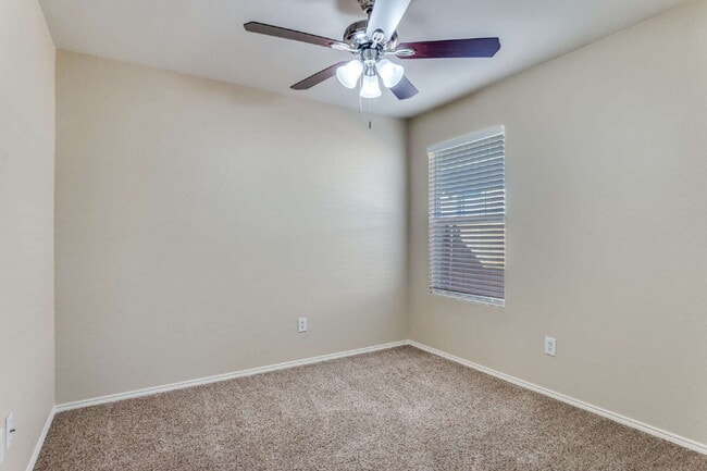 Building Photo - Beautifully Updated Duplex in Crowley!