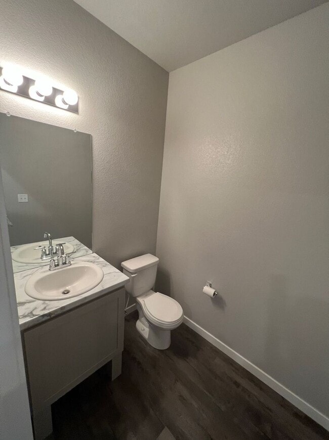 Building Photo - Fantastic Townhome in Ault