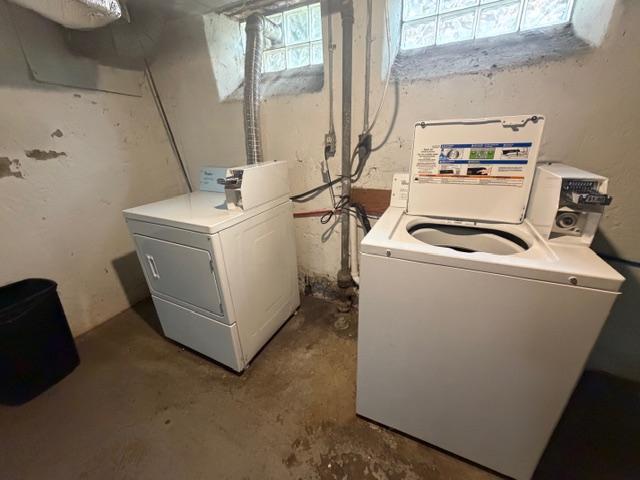 Building Photo - 338 W 10th St