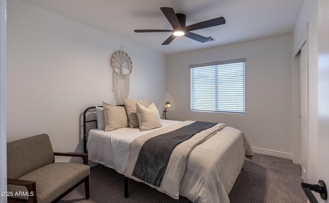 Building Photo - 4030 E Catalina Dr