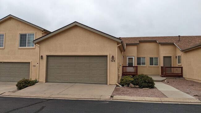 Building Photo - RANCH 3 BED/2.75 BATH PATIO HOME WITH MAIN FLOOR MASTER, FINISHED BASEMENT, AC, 2 CAR GARAGE!