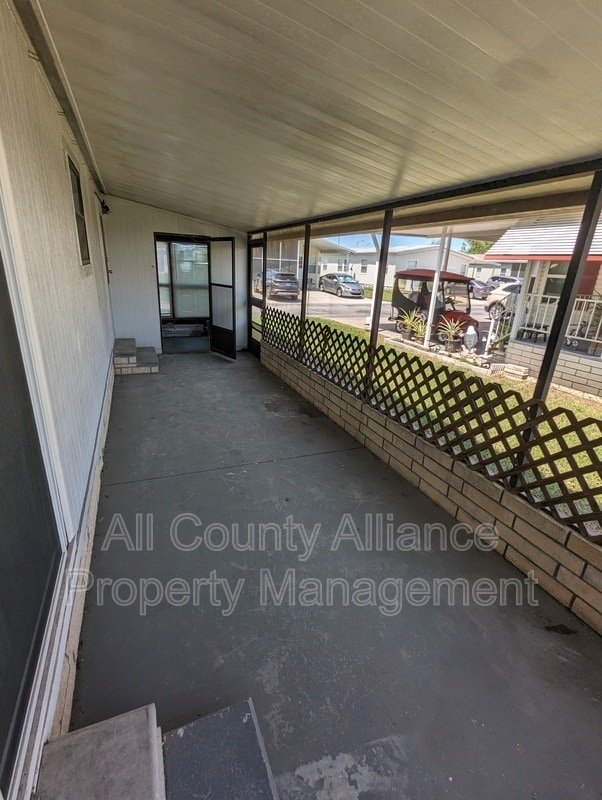 Building Photo - 34335 Lodge Dr