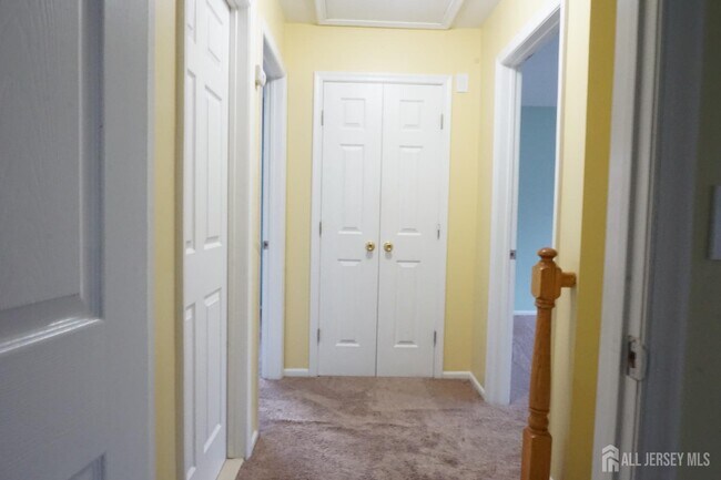 Building Photo - 160 Vasser Dr