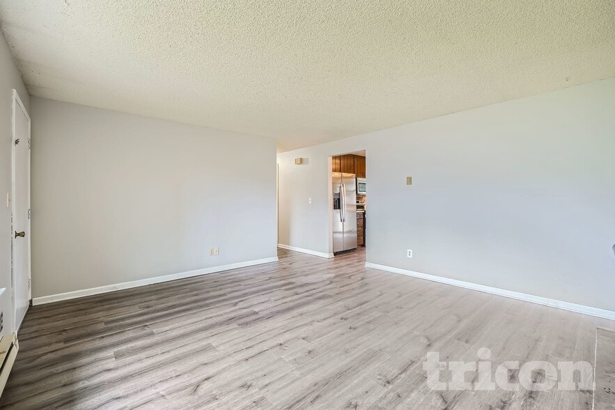 Building Photo - 2914 Forest Rim Ct S