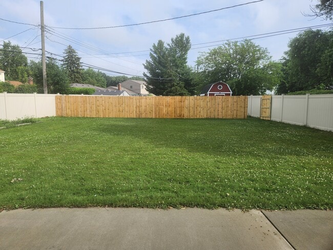 Building Photo - 30462 Westmore Dr
