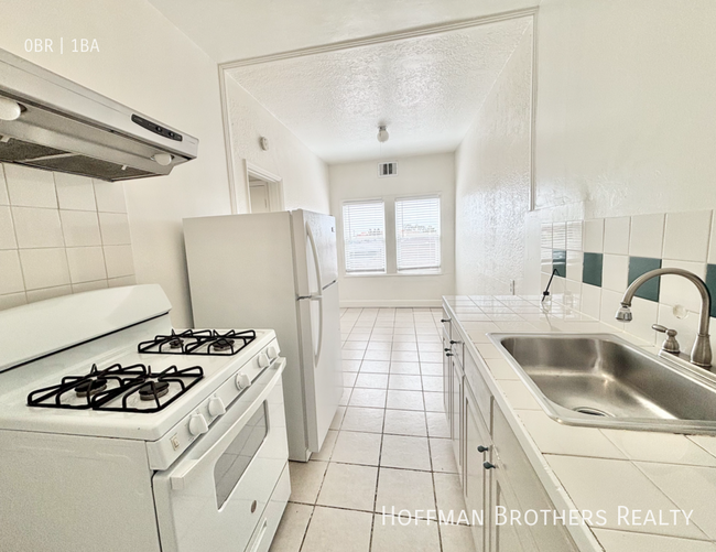 Primary Photo - 1614 35th Ave