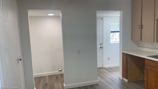 Building Photo - 509 Jordan Ln