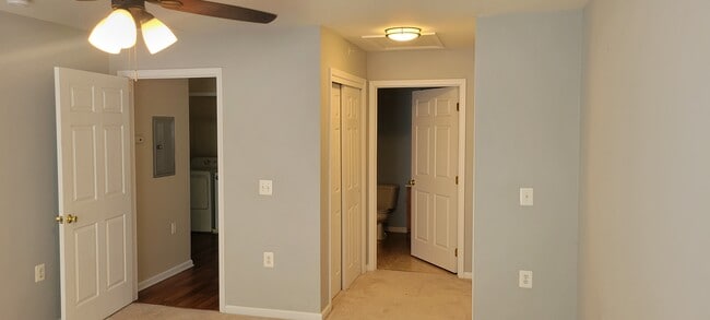 Building Photo - 802 Sunflower Way