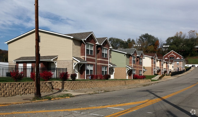 Building Photo - 703-729 Patrick St