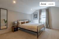 Building Photo - Private bedroom in 5 bed/3 bath Home