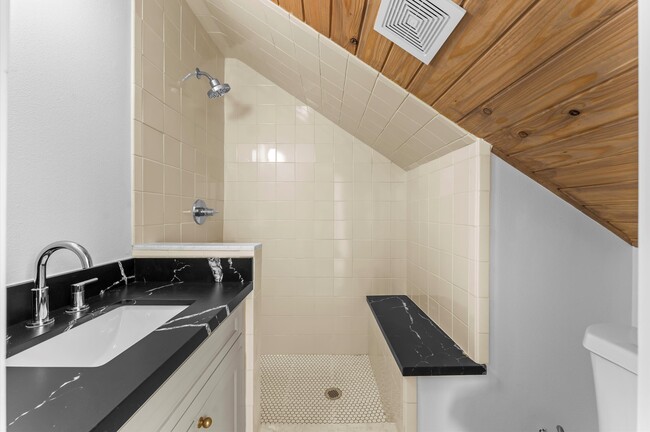 Building Photo - 1420 FM 1960