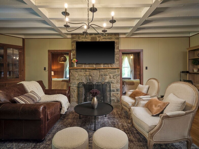 Building Photo - 3169 Spruce Cabin Rd